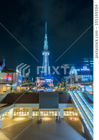 映照在水面上的燈塔夜景｜愛知縣名古屋市 105169384