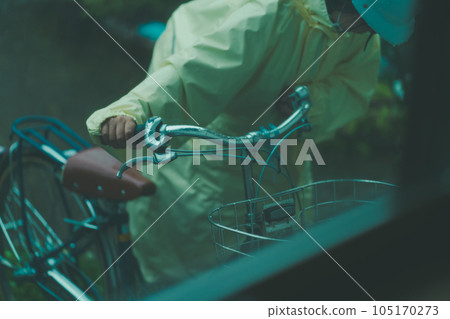 rain, rainy, bicycle 105170273