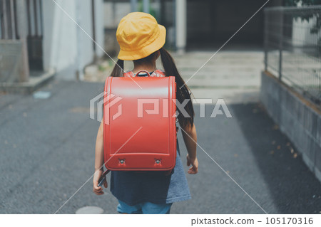 primary school child, schoolchild, schooler 105170316