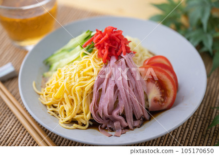 Hiyashi-Chuka, japanese cold ramen 105170650