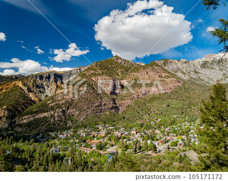 Sunny high angle view of the Ouray town 105171172