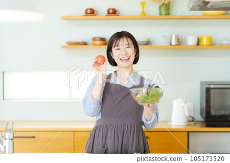 女人與蔬菜的照片 女人與蔬菜的照片 105173520