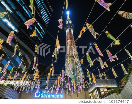 東京天空樹鯉魚旗 東京晴空街道夜景 105174447