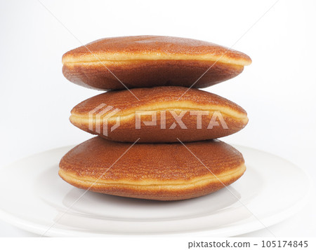 Dorayaki (three pieces) 105174845