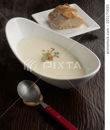 garlic soup 105175085