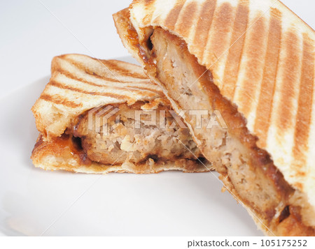 Hot sandwich hamburger 105175252