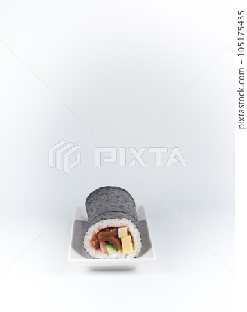 Eho-maki thick roll sushi 105175435