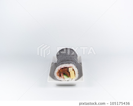 Eho-maki thick roll sushi 105175436