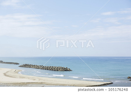 從Tokumittsu PA看到的日本海和藍天 105176248