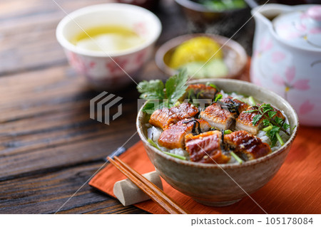 Full of stamina Eel Chazuke (Ochazuke) Eel Chazuke Eel Cuisine with Mitsuba 105178084