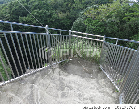 Peeping into hell (tip) at Nokogiriyama Nihonji Temple in Chiba Prefecture Peeping into hell (tip) at Nokogiriyama Nihonji Temple in Chiba Prefecture 105179708
