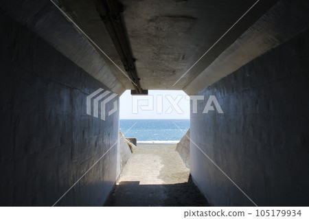 [Kanagawa Prefecture] Tunnel leading to the sea 105179934