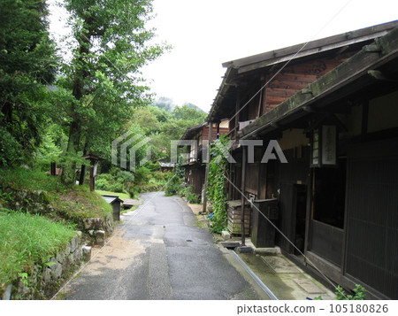 View of inns and old private houses along the Nakasendo Kisoji-Tsumago highway 105180826
