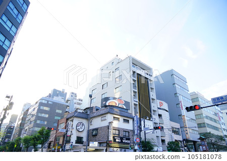 Streets of Ningyocho, Tokyo 105181078