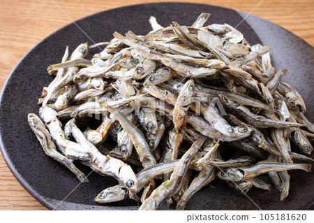 Boiling water 105181620