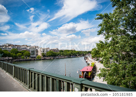 Seine river seen from Bir-Hakeim bridge in Paris, France 105181985