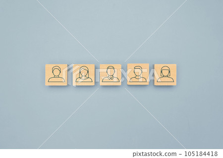 Wooden block with teamwork employees business icons Wooden block with teamwork employees business icons 105184418