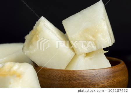 Sliced orange sweet melon close up 105187422