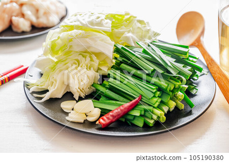 Ingredients for motsunabe　 105190380