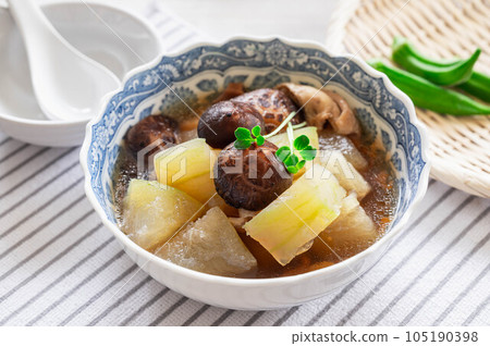 Stuffed tomato sauce Stuffed tomato sauce 105190398