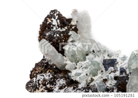 Macro mineral stone Drusus quartz with sphalerite in the rock a white background 105191281