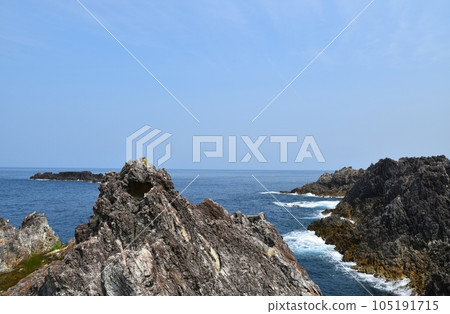 Scenery of Senkaku Bay in early summer, Niigata Scenery of Senkaku Bay in early summer, Niigata 105191715