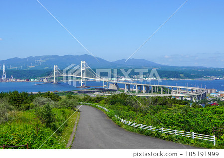 從宿津公園展望台看到的白鳥橋和室蘭港 105191999