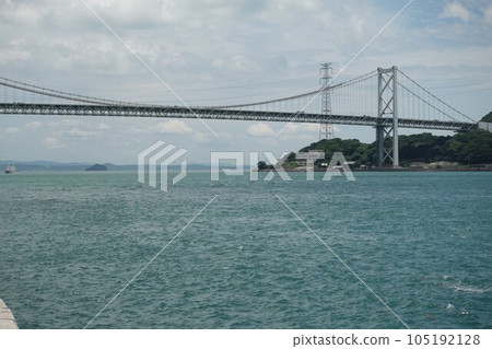 橫跨關門海峽的高速公路關門大橋 105192128
