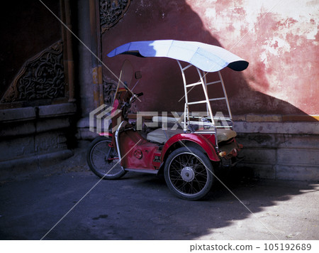 北京老街 紅頂三輪摩托車 北京老街 紅頂三輪摩托車 105192689