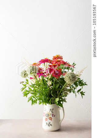Home decoration with flowers 105193567