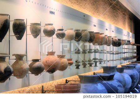 Pottery Pottery 105194019