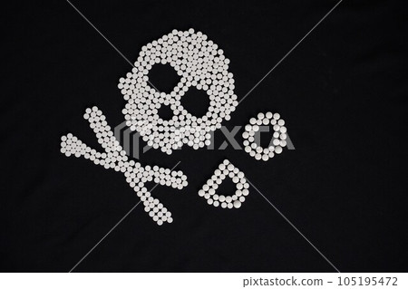 Skull and OD (overdose) characters drawn with a large amount of medicine (antidepressants, sleeping pills, sleeping pills, cough medicine, cold medicine, etc.) Skull and OD (overdose) characters drawn with a large amount of medicine (antidepressants, sleeping pills, sleeping pills, cough medicine, cold medicine, etc.) 105195472