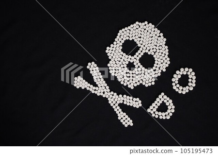 Skull and OD (overdose) characters drawn with a large amount of medicine (antidepressants, sleeping pills, sleeping pills, cough medicine, cold medicine, etc.) Skull and OD (overdose) characters drawn with a large amount of medicine (antidepressants, sleeping pills, sleeping pills, cough medicine, cold medicine, etc.) 105195473