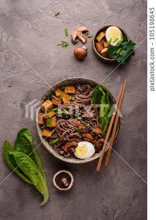 Soba noodle with tofu and mushroom 105198645