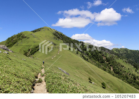 Mt. Tsurugi and the mountain trail seen from the Jiro Oi side in Tokushima Prefecture 105207483