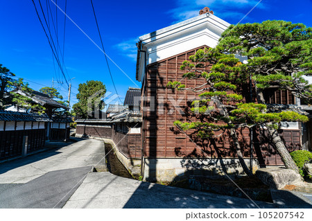 [Important Preservation District for Groups of Traditional Buildings] Tokoro Village of Shimo in early winter and Daisen Trail 3 Daisen-cho, Saihaku-gun, Tottori Prefecture 105207542