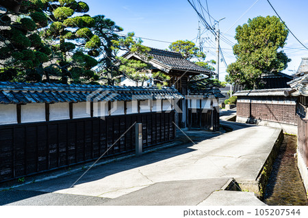 [Important Preservation District for Groups of Traditional Buildings] Tokoro Village of Shimo in early winter and Daisen Trail 5 Daisen-cho, Saihaku-gun, Tottori Prefecture 105207544