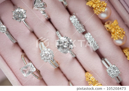 Jewelry diamond rings in box 105208473