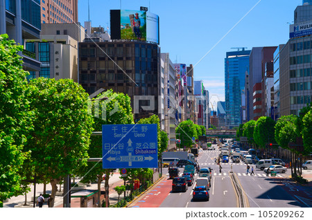 [東京] 8月，日比谷通、新橋車站建築區景觀《國道405號線》 105209262