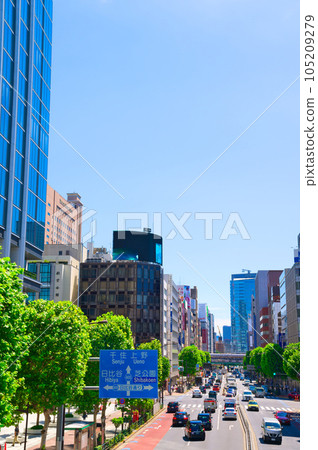 [東京] 8月，日比谷通、新橋車站建築區景觀《國道405號線》 105209279