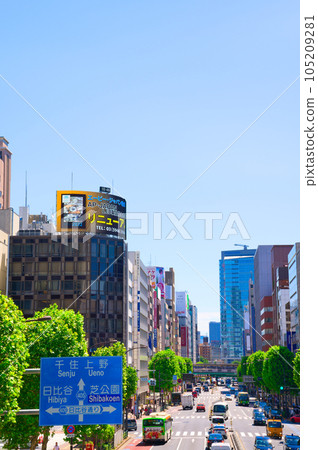 [東京] 8月，日比谷通、新橋車站建築區景觀《國道405號線》 105209281