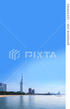 Seaside view from Momochi Beach of Fukuoka Tower [ Cityscape of Fukuoka City ] 105209561