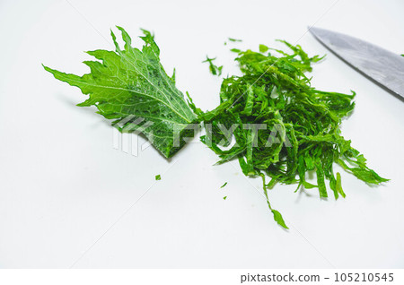 green perilla shredded 105210545