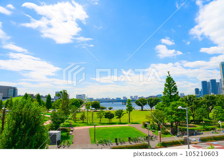 [Tokyo] Urban scenery of Toyosu Park and Harumi in the blue sky in August 105210603
