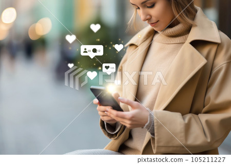 A woman posting to SNS with a smartphone 105211227