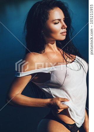 Young sexy woman on beach 105211955