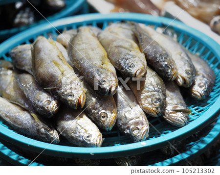 salted and dried croaker 105213302