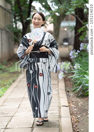 Yukata middle-aged women Yukata middle-aged women 105214010