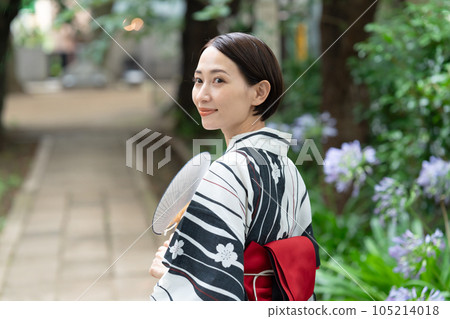 Yukata middle-aged women 105214018