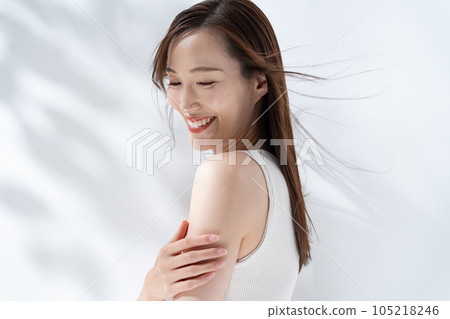 長頭髮的護髮女人 105218246